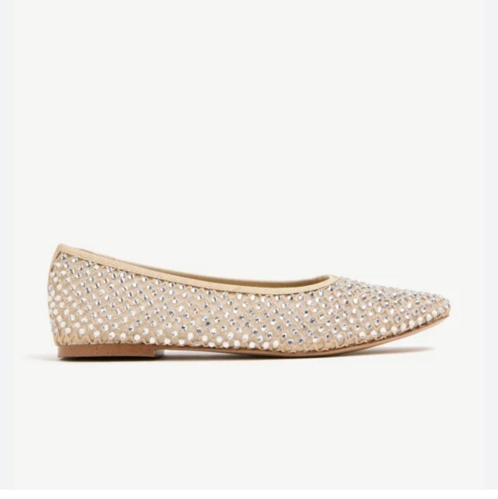 Steve Maden Reinstone, Nude Women's Flats. Size 8 M. New With Out Box.